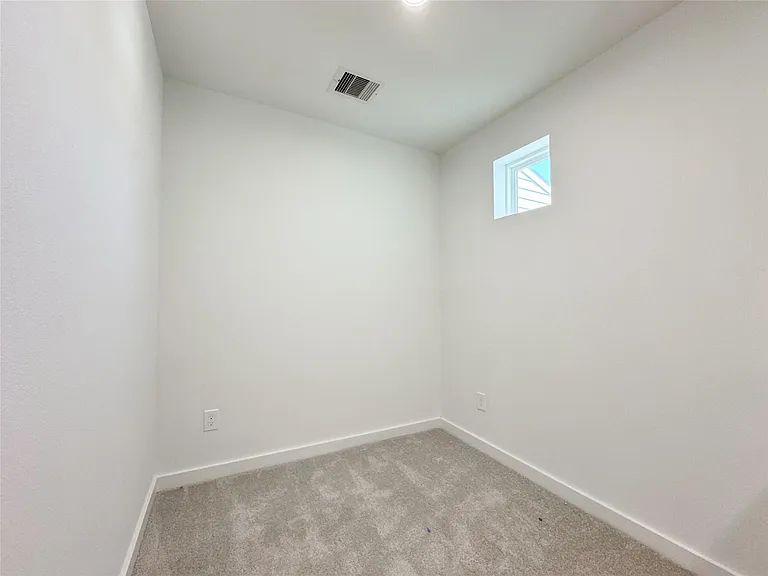 2726 Discovery Trails Ct — Photo 32
