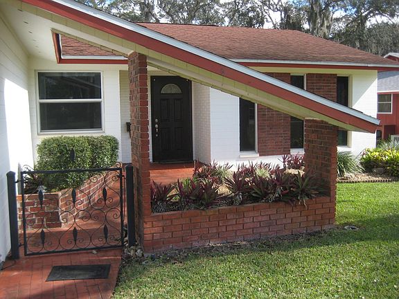 3rd image of 401 Tarragona Way