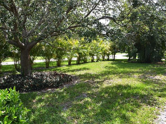 3rd image of 2611 SW Longboat Way