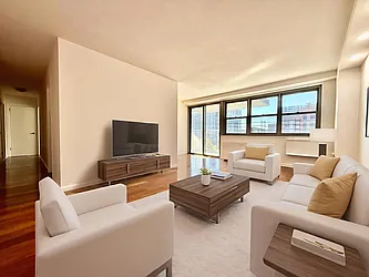 875 Boynton Avenue, #7M