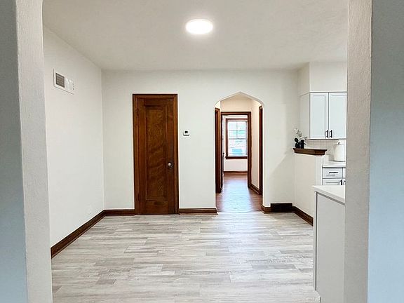 4th image of 4734 Locke Ave