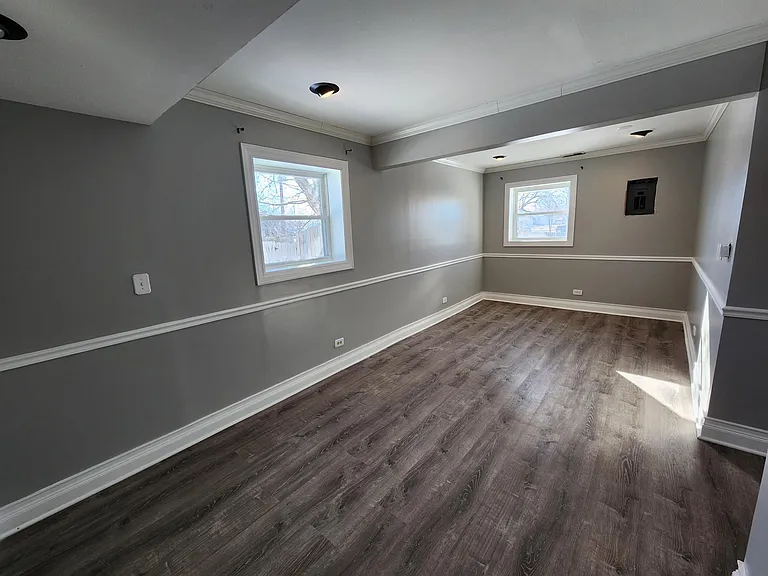 First Floor: Spacious Second Master Bedroom, with walk-in closet. Full bath down the hall.
Second bedroom on the First Floor.
Second floor has 4 Bedrooms / 2 Full Bath
First floor has 2 Bedrooms / 1 Full Bath
