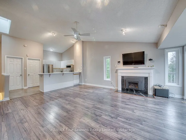 5 Harbour St E #1 — Photo 15