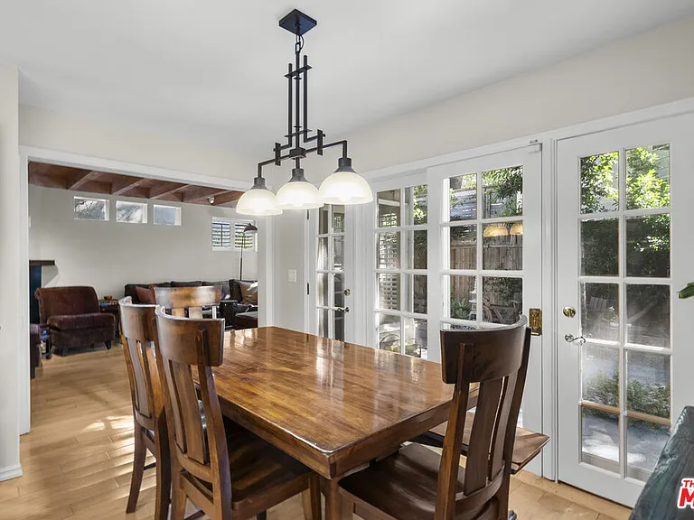 2377 N Beverly Glen Blvd — Photo 7