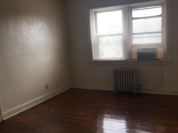 5th image of 2300 Auburn Ave APT 210