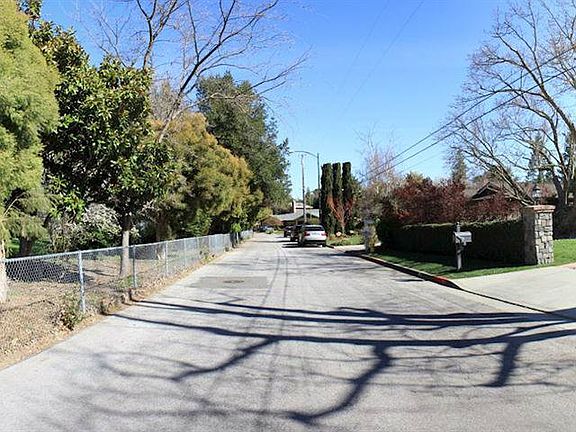 2nd image of 104 Del Carlo Ct