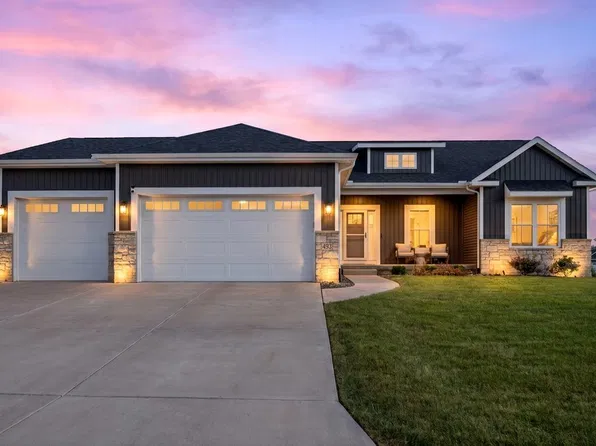 493 Mason Dr, Riverdale, IA 52722