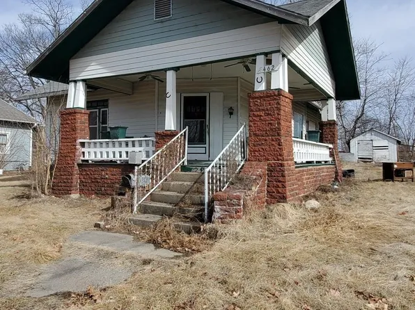 462 S 8th St, Chariton, IA 50049
