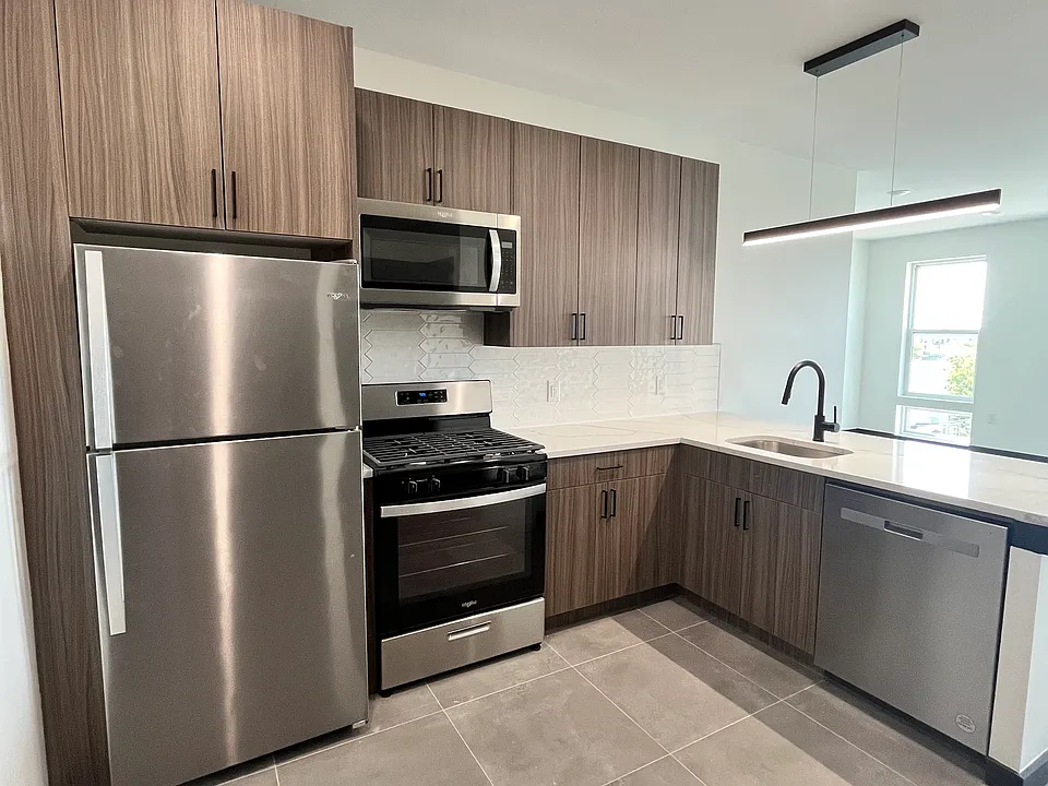 138 Mallory Ave #510