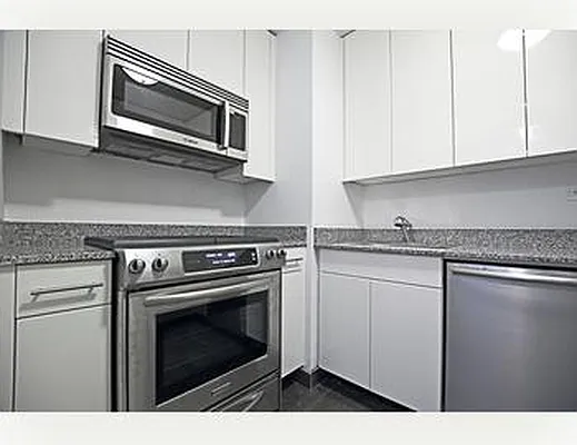 Sold by Nest Seekers International | media 10