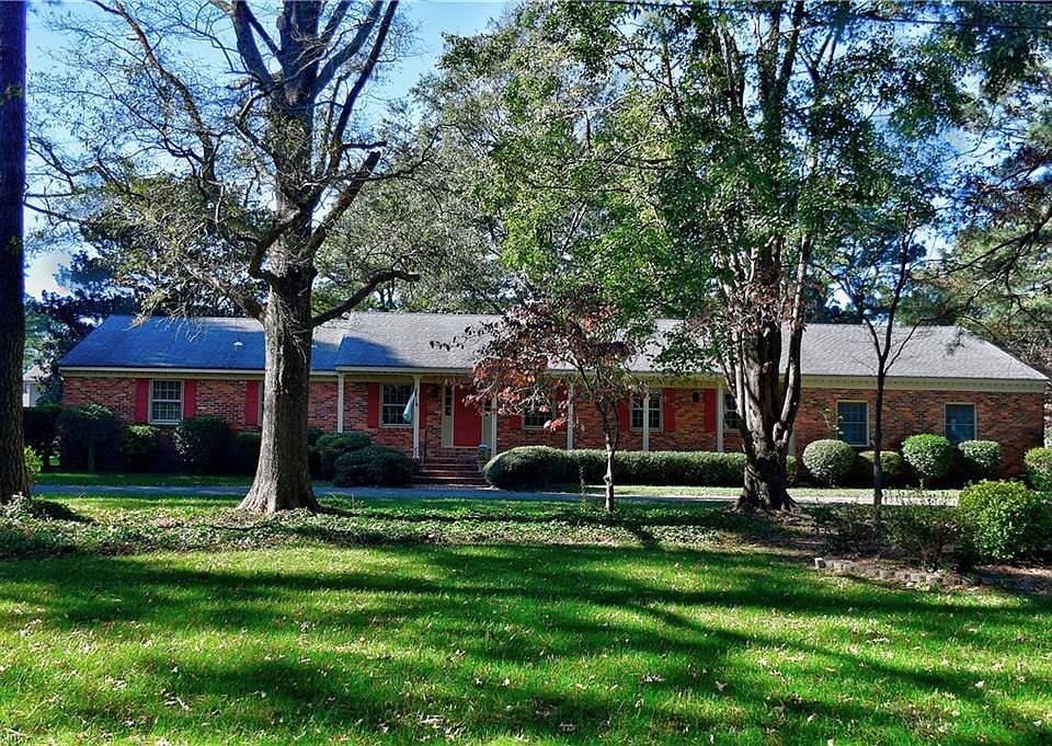 1st image of 1821 N Alanton Dr