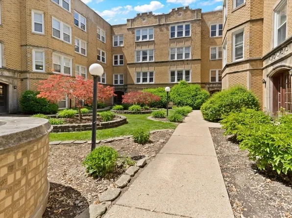 6318 N Richmond St APT 3A, Chicago, IL 60659