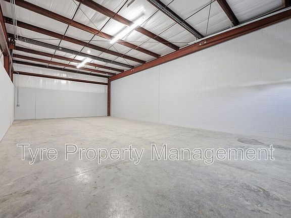 2nd image of 3945 Lee St Unit 1