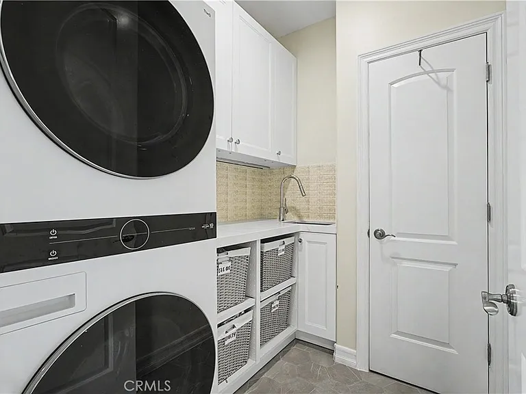 620 35th St — Photo 21