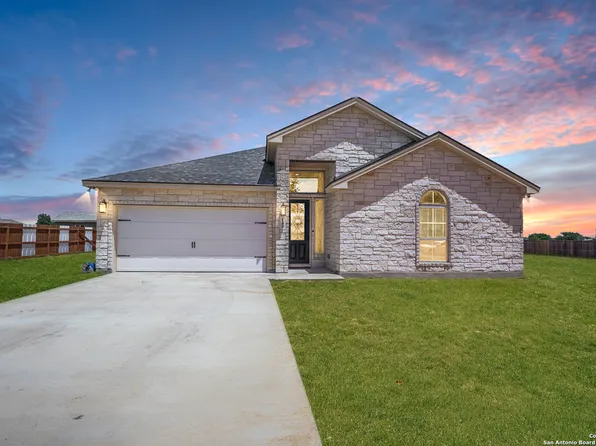 149 Tree Farm, Lytle, TX 78052