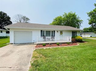 2101 Mimosa Dr, Olney, IL 62450