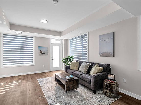 3rd image of 1555 Kingston Rd #207