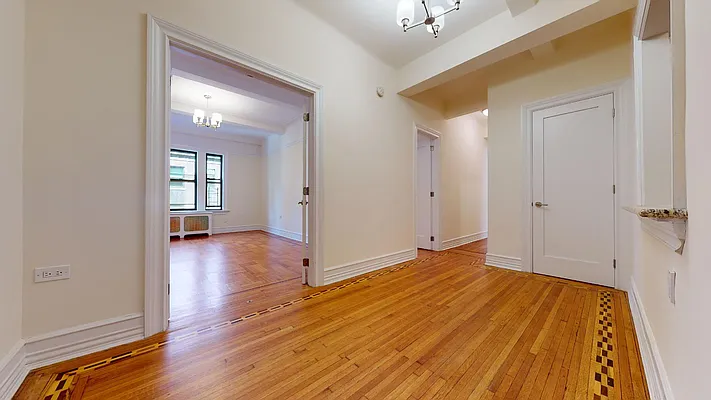 Rented by Bond New York | media 4
