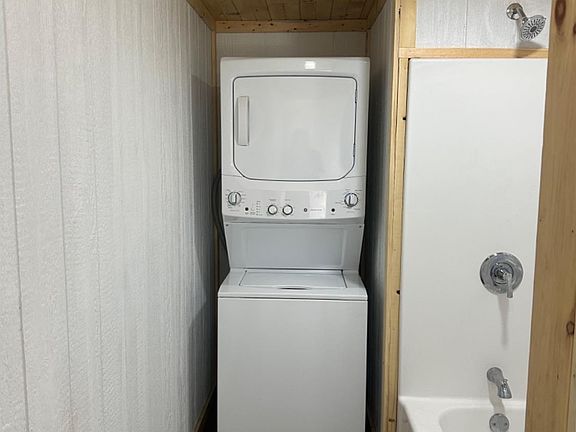 3rd image of 11658 Highland Hils Dr