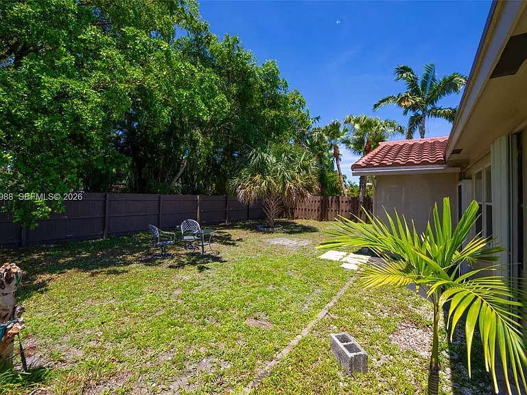 9039 NW 21st Ct — Photo 39