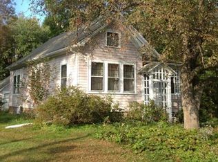 102 Thayer Rd, Greenfield, MA 01301