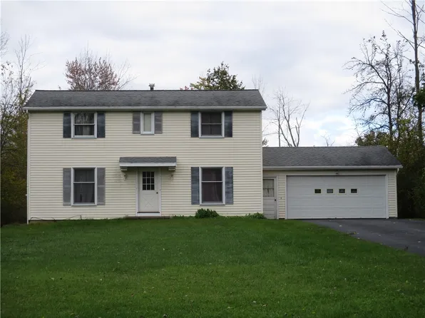 14 McCleary Rd, Spencerport, NY 14559