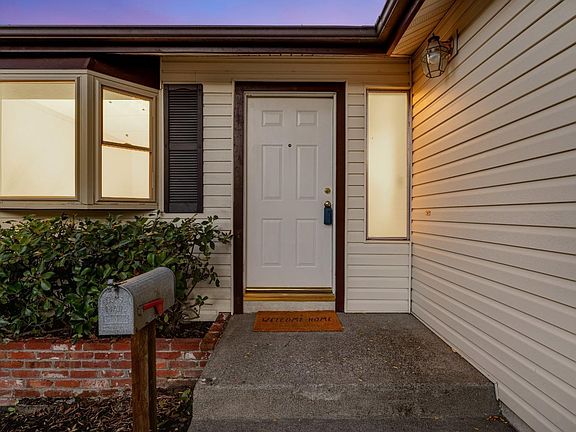 3rd image of 824 Elm Drive