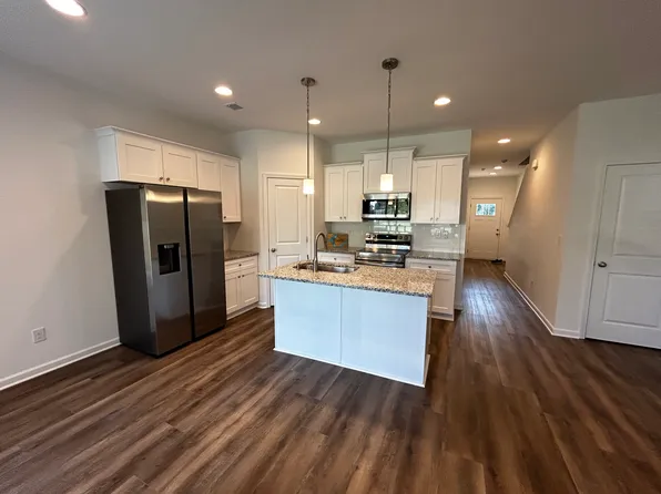 3708 Piney Grove Rd, Charlotte, NC 28212