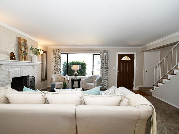 5th image of 626 Guildford Ave