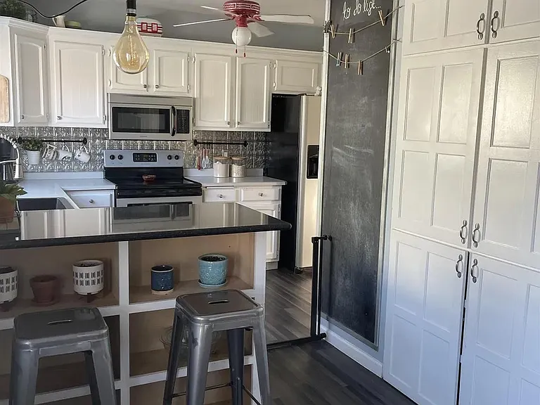 1531 Main St S — Photo 19