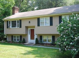 79 Dean Rd, East Lyme, CT 06333