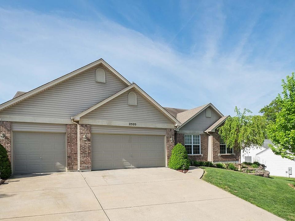AT THE END OF A QUIET STREET SITS THIS BEAUTIFUL RANCH BOASTING PROFESSIONAL LUSH LANDSCAPING!