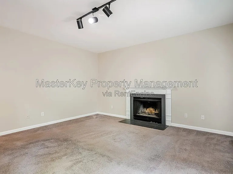 1600 Nesfield Pl — Photo 8