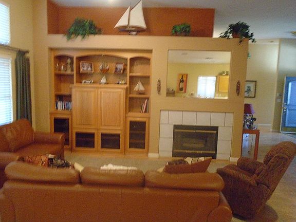 5th image of 1709 E Chelsea Dr