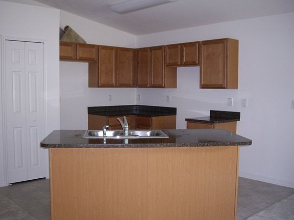 3rd image of 256 Mason Dr