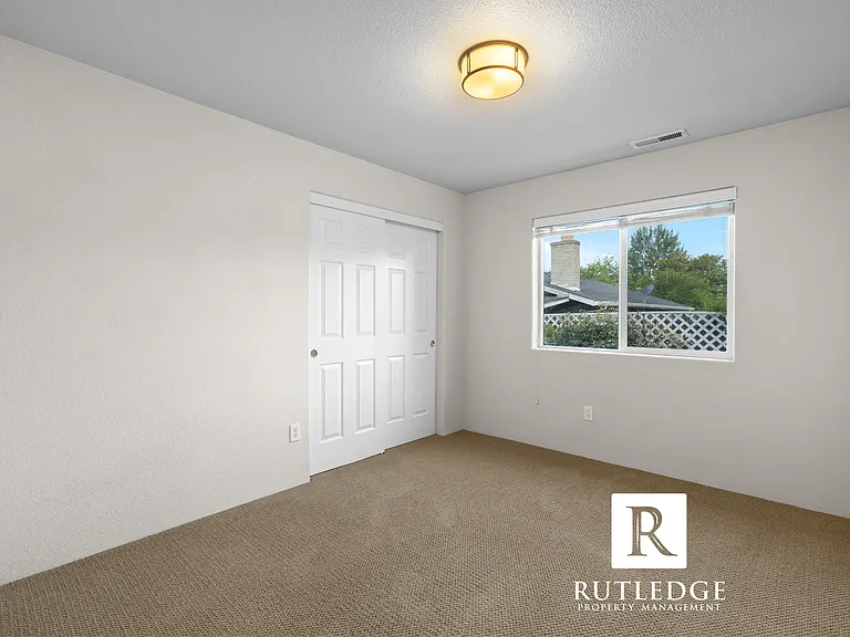 1013 Hope Dr — Photo 21
