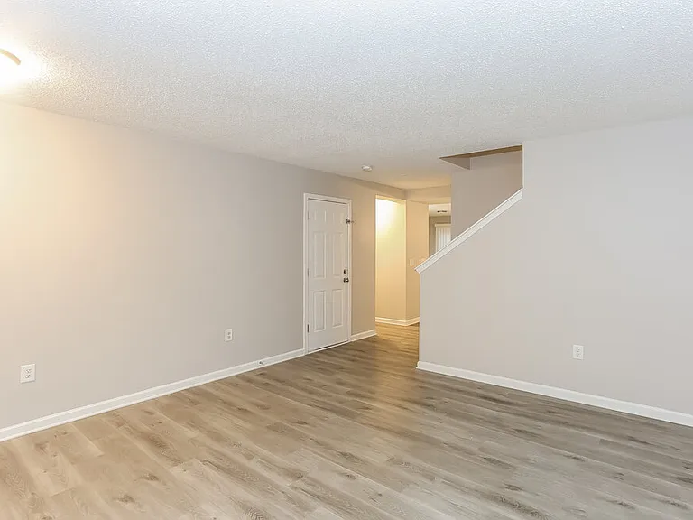 13515 Glasgow Green Ln — Photo 5