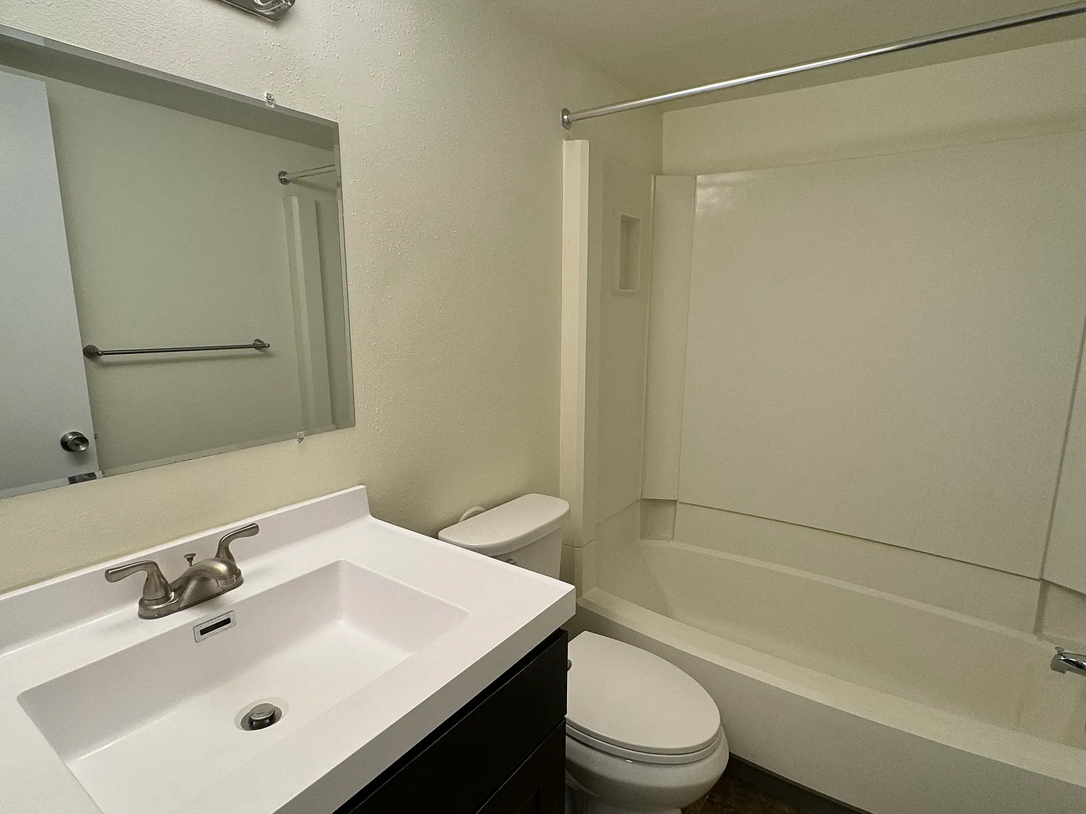 Studio, 350 sqft, $1,010 — Photo 4