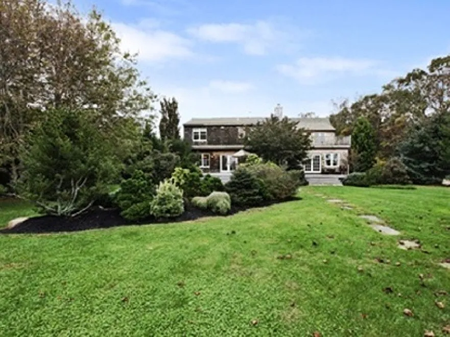 Soothing Views in Water Mill — Photo 2