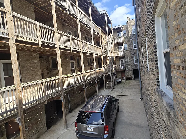 7460 N Ashland Ave #1 — Photo 8
