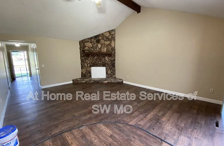 1207 W Sunset St #B — Photo 3