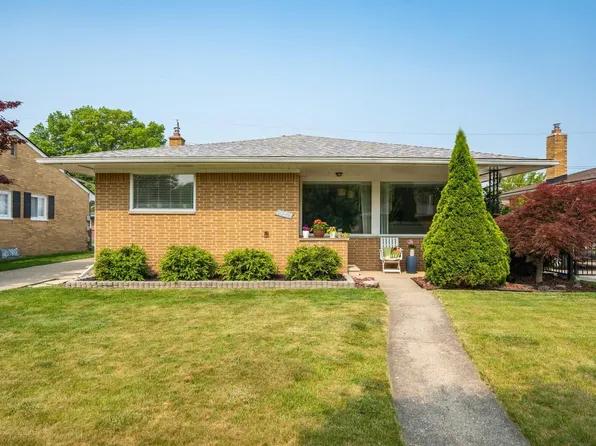 24821 Culver St, Saint Clair Shores, MI 48080