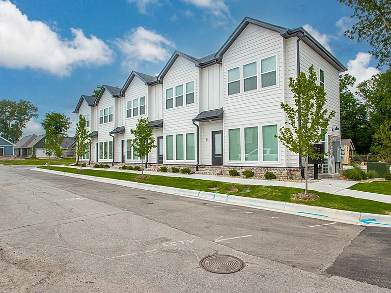 1 Bed Bath Townhome in Rockwater Village - Downtown North Little Rock — Photo 16