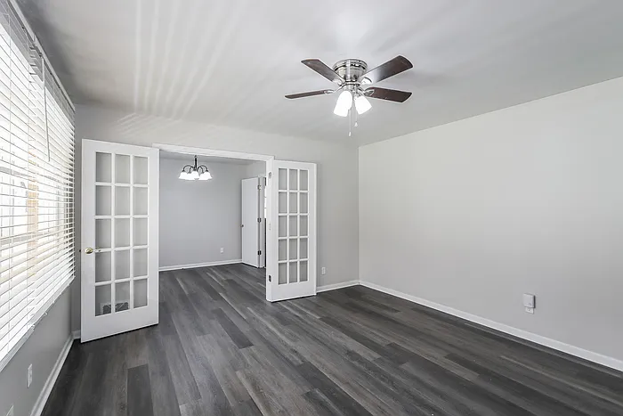 1115 Terrace Cir — Photo 4