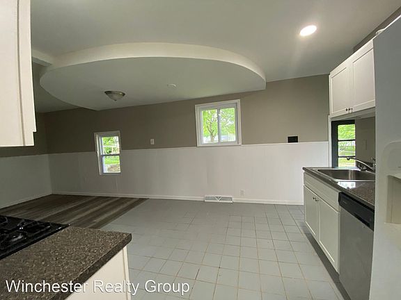 5th image of 713 Lynn Haven Ln