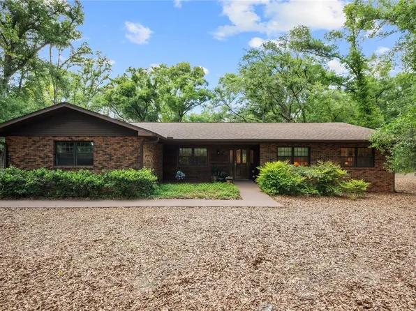 35935 Lana Dr, Dade City, FL 33523