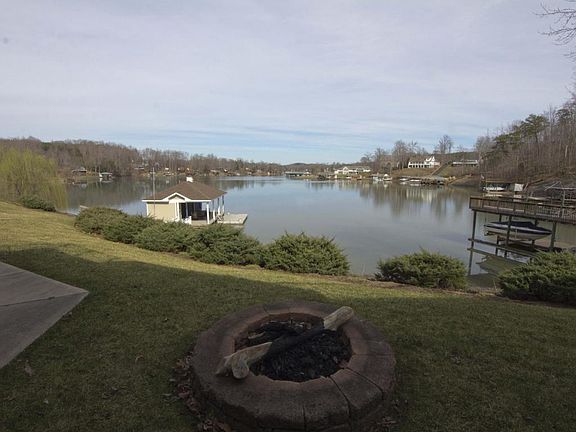3rd image of 270 Egret Dr