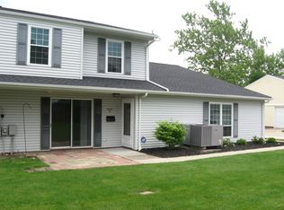 6854 Beacon Dr APT D, Mentor, OH 44060