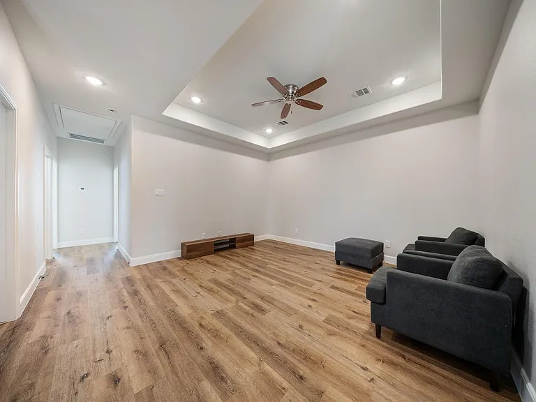 2019 Olivos St — Photo 16