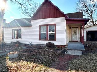 310 S Spring St, Caney, KS 67333